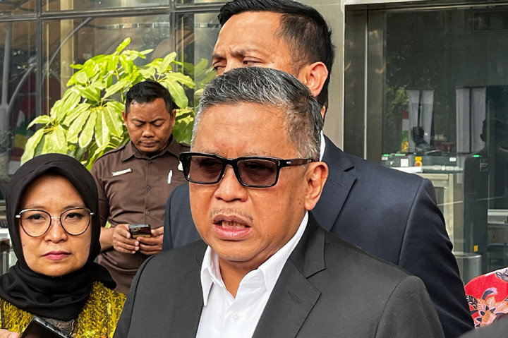KPK rampung memeriksa Sekjen PDIP Hasto Kristiyanto hari ini, 20 Agustus 2024. Hasto mengaku dicecar penyidik soal keberadaan nomor ponselnya pada gawai milik terdakwa kasus suap pembangunan dan pemeliharaan jalur kereta, Harno Trimadi.