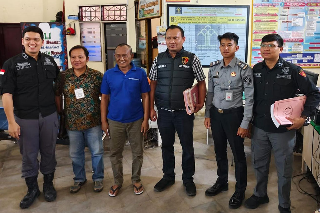 Tim Unit Tipidkor Polres Simalungun menyerahkan seorang tersangka beserta barang bukti perkara tindak pidana korupsi dana desa Nagori Purwodadi, Kecamatan Pematang Bandar, Simalungun kepada Kejaksaan Negeri Simalungun dan Lembaga Pemasyarakatan Kelas IIA Pematang Siantar.