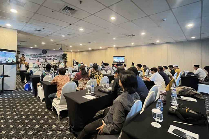 Terdapat beberapa narasumber di dalamnya. Beberapa di antaranya, Eks Wakil Ketua Umum PBNU, As'ad Said Ali, Eks Wakil Kepala Badan Intelijen Negara, A.S. Hikam, Pengamat Politik, Arifin Junaidi, dan Eks Komandan Banser DKI Jakarta, Baidhowi Adnan.