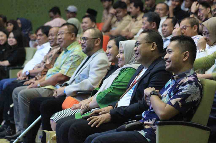 Di usianya yang memasuki 10 tahun ini, OSC membagikan 530 untuk jenjang S1 dan S2 hingga kuota khusus untuk santri. 