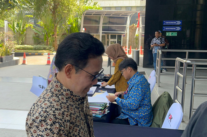 “Ya, itu kalau di surat panggilannya terkait dengan masalah Jawa Timur (kasus dugaan suap dana hibah),” kata saat tiba Abdul di Gedung Merah Putih KPK, Jakarta Selatan.