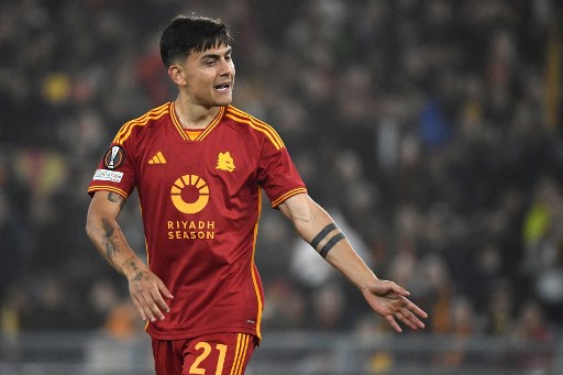 Sejak bergabung dengan Roma dari Juventus pada tahun 2022, Dybala telah menjadi salah satu pilar utama tim. Dalam 78 penampilannya, ia telah mencetak 34 gol dan memberikan 18 assist.