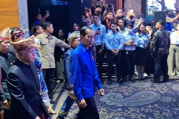 Peluang Kaesang maju dapat Pilkada Serentak 2024 pupus setelah MK mengeluarkan Putusan Nomor 70/PUU-XXII/2024. Dalam putusan tersebut, MK menegaskan penghitungan syarat usia calon kepala daerah, dalam Pasal 7 ayat (2) huruf e UU Pilkada, harus terhitung sejak penetapan pasangan calon.