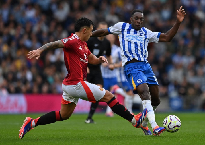 Brighton memecah kebuntuan lebih dulu pada menit ke-32. Danny Welbeck berhasil melepaskan diri dari kawalan pemain MU untuk menyambut umpan Kaoru Mitoma.