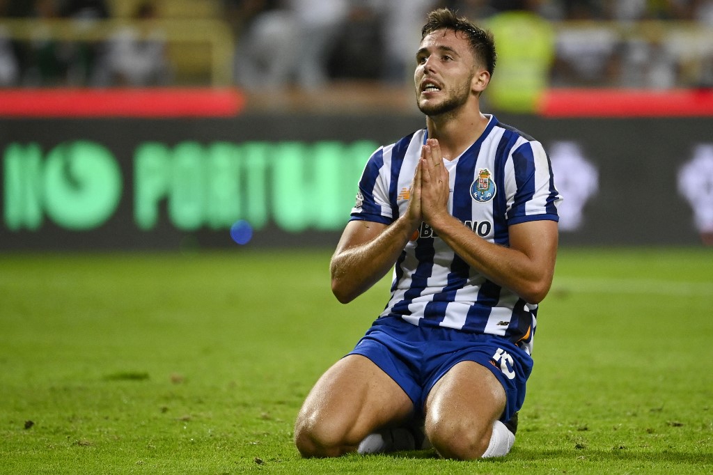 Fiorentina mendapatkan 8 juta euro (Rp137 miliar) dari kesepakatan pinjaman ini yang berlangsung selama satu musim.