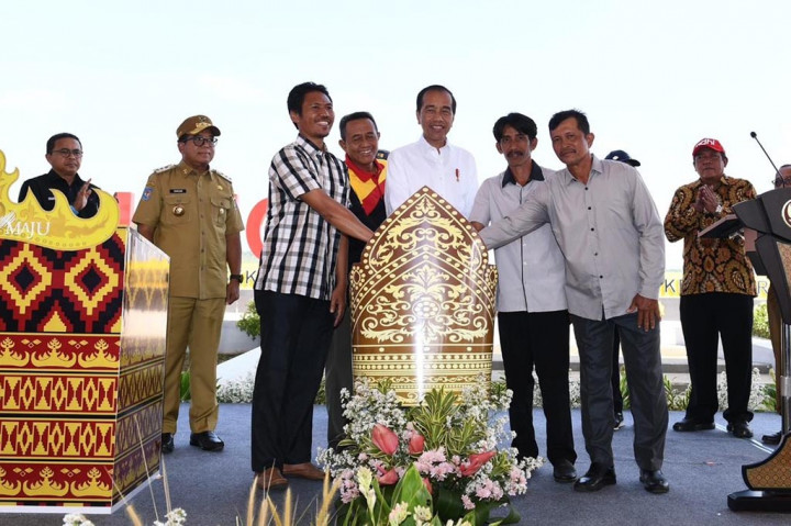“Yang pertama untuk air baku kehidupan kita, yang kedua juga untuk irigasi bagi sawah-sawah yang kita miliki, yang ketiga juga untuk mereduksi banjir kalau memang di daerah itu masih ada banjir,” ucap Presiden dalam sambutannya saat meresmikan Bendungan Margatiga di Kabupaten Lampung Timur, Provinsi Lampung, pada Senin, 26 Agustus 2024.