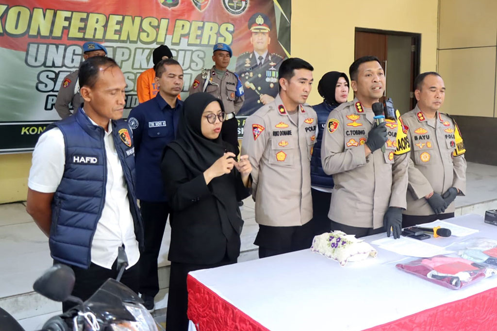 Tobing menambahkan, pelaku dikenakan Pasal 82 UURI Nomor 17 tahun 2016 tentang Penetapan Peraturan Pemerintah Pengganti Undang Undang Nomor 1 tahun 2016 tentang perubahan kedua atas UU No. 23 tahun 2002 tentang Perlindungan anak. Ancaman hukumannya paling lama 15 tahun penjara.