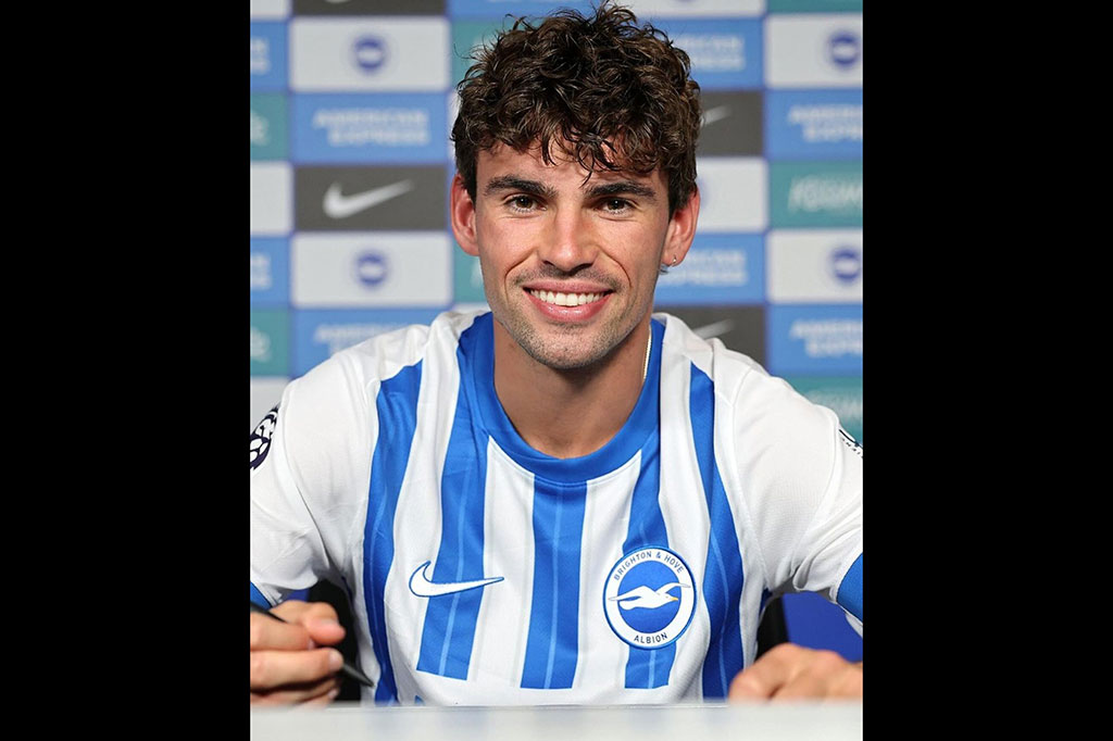 Klub Liga Inggris Brighton & Hove Albion memastikan perekrutan gelandang Denmark Matthew Matt O'Riley dari juara Liga Skotlandia 2023-2024 Celtic dengan durasi kontrak selama lima tahun