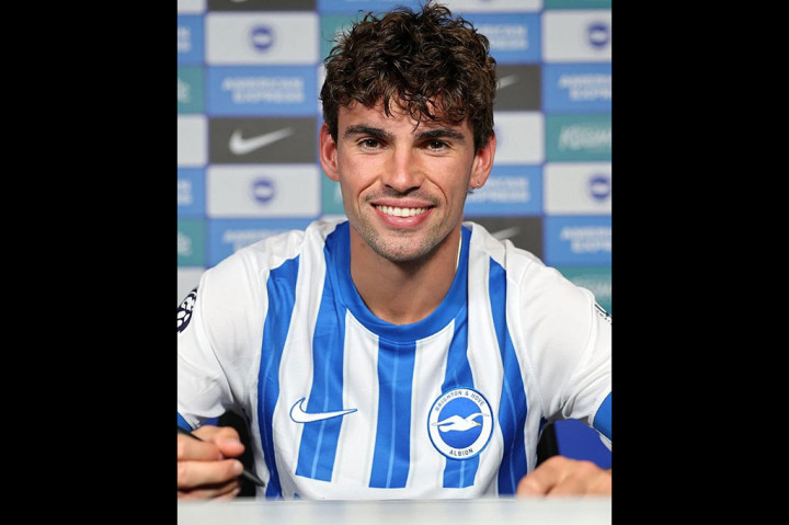 Klub Liga Inggris Brighton & Hove Albion memastikan perekrutan gelandang Denmark Matthew Matt O'Riley dari juara Liga Skotlandia 2023-2024 Celtic dengan durasi kontrak selama lima tahun