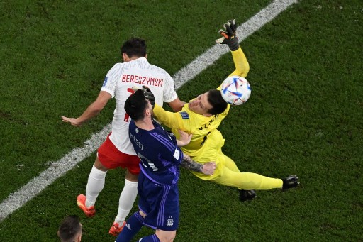 Dalam ucapan perpisahannya, Szczesny menyatakan sangat bersyukur bisa mengawali karier profesionalnya di Arsenal dan merasa tersanjung bisa membela Timnas Polandia.