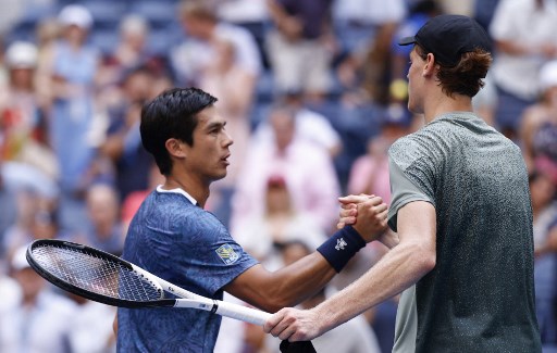 Sinner bangkit dari kekalahan di set pertama dan kehilangan poin untuk mengalahkan Mackenzie McDonald dalam pertandingan pertamanya sejak terlibat dalam kontroversi tes doping.