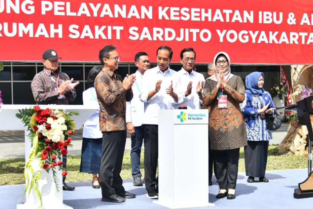 Presiden Joko Widodo (Jokowi) meresmikan Gedung Pelayanan Kesehatan Ibu dan Anak Rumah Sakit (RS) Sardjito Yogyakarta di Kabupaten Sleman, Daerah Istimewa Yogyakarta (DIY), Rabu, 28 Agustus 2024.