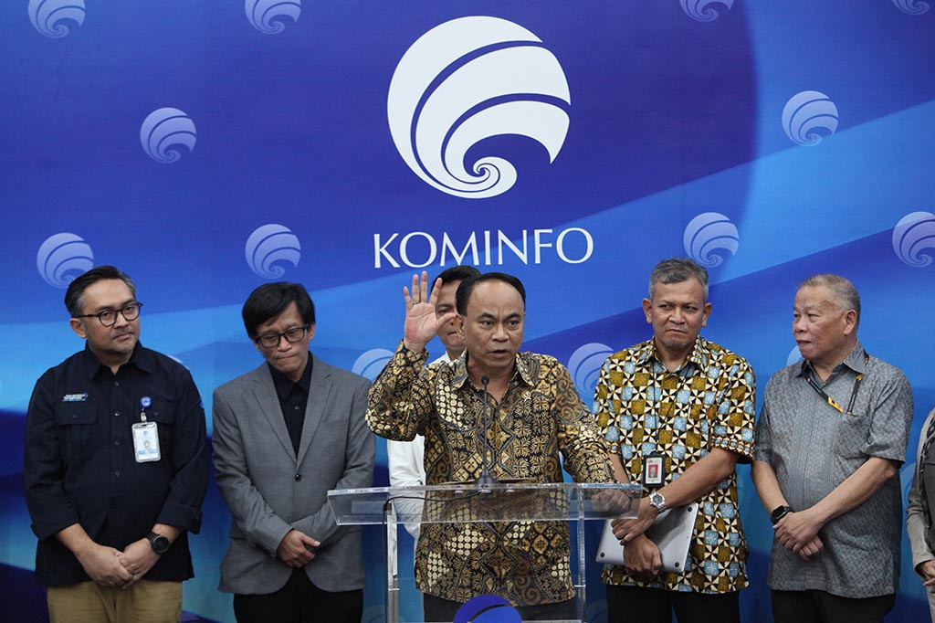 Menteri Komunikasi dan Informatika (Menkominfo) Budi Arie Setiadi mengumumkan dua kebijakan baru yang bertujuan untuk memberantas perjudian online di Indonesia.