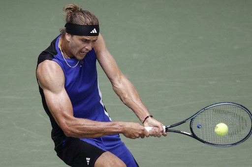 Lawan Zverev berikutnya adalah peringkat ke-33 Tomas Martin Etcheverry yang lolos ke babak ketiga US Open untuk pertama kali setelah menang 6-3, 4-6, 6-4, 1-6, 6-3 atas rekan senegaranya dari Argentina, Francisco Cerundolo.