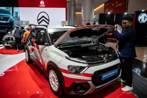 GIIAS Surabaya 2024 yang berlangsung mulai 28 Agustus hingga 1 September 2024 di Grand City, Surabaya, Jawa Timur menghadirkan puluhan merek otomotif global mulai dari kendaraan penumpang hingga kendaraan komersil serta kendaraan roda dua.
