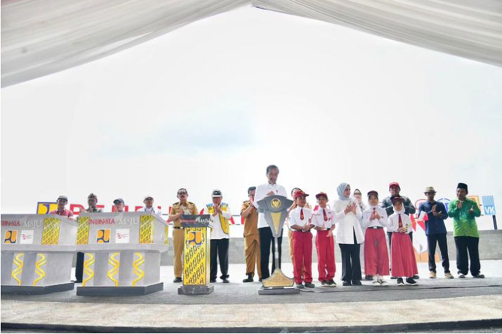 Presiden Joko Widodo menyatakan pembangunan Bendungan Leuwikeris di Kabupaten Tasikmalaya, Provinsi Jawa Barat menelan biaya paling besar senilai Rp3,5 triliun, dibandingkan nilai biaya bendungan yang sudah diresmikan sebelumnya.