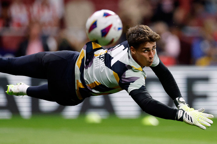 Pemain internasional Spanyol itu masih merupakan kiper termahal sepanjang masa, setelah didatangkan The Blues dari Athletic Bilbao dengan nilai transfer 71 juta pound.