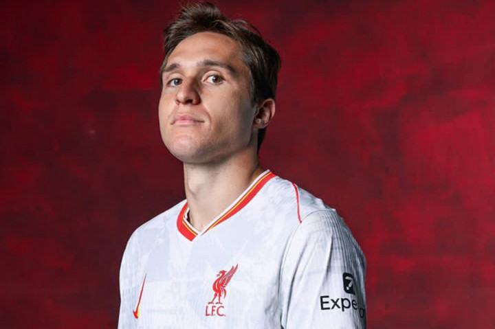 Ia menjadi rekrutan kedua Liverpool di bursa transfer kali ini, dan akan menjadi yang pertama untuk masuk ke dalam skuad pelatih Arne Slot musim ini.