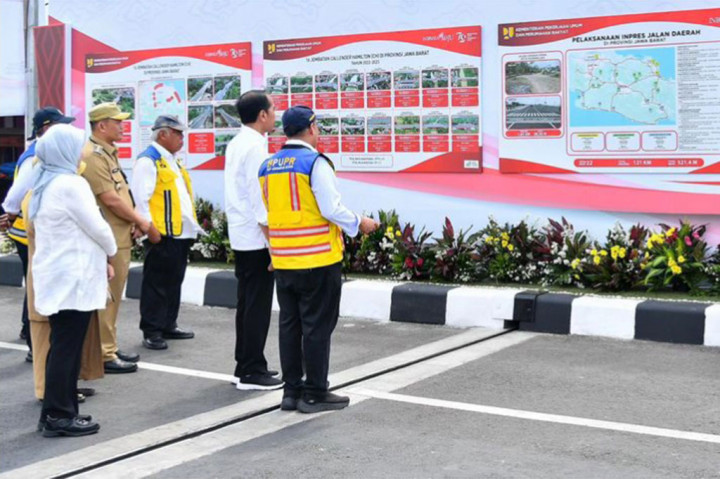 Dalam kesempatan tersebut, Presiden turut meresmikan Jembatan Ciloseh di Kota Tasikmalaya yang menelan biaya Rp112 miliar. Jembatan ini merupakan bagian dari lingkar utara Kota Tasikmalaya yang diharapkan dapat meningkatkan konektivitas serta mengatasi kemacetan di dalam kota.