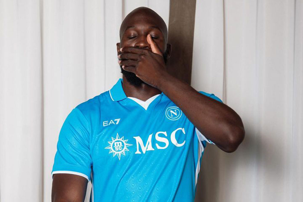 Lukaku mulai berkarier di Negeri Pizza sejak 2019, di mana dia direkrut Inter Milan dari Manchester United. Pada musim berikutnya, 2020-2021, Lukaku berhasil membawa klub dengan seragam kandang berwarna biru hitam itu menjadi juara Serie A.