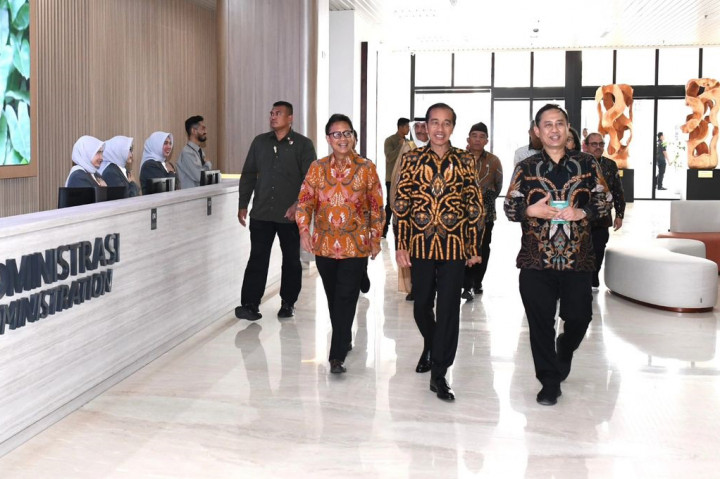 Presiden Joko Widodo (Jokowi) pada Jumat, 30 Agustus 2024 meresmikan gedung layanan kanker baru milik Pusat Kanker Nasional Rumah Sakit Kanker Dharmais Kementerian Kesehatan, yakni Gedung Pelayanan Kanker Ibu dan Anak.