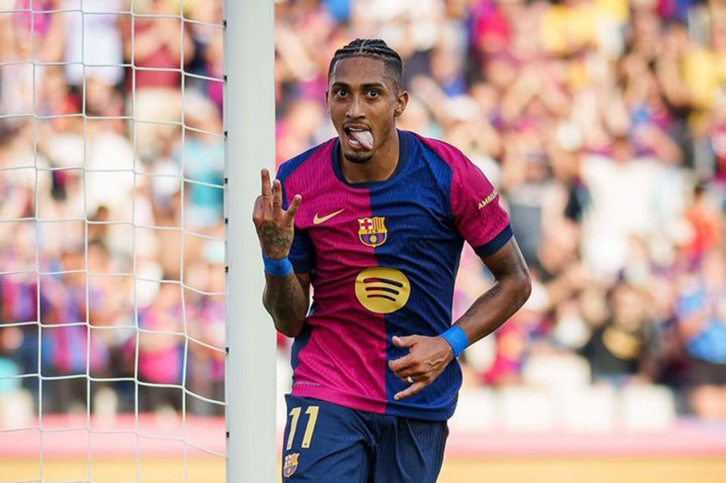 Raphinha melesakkan gol-golnya pada menit ke-20, 64, dan 72.