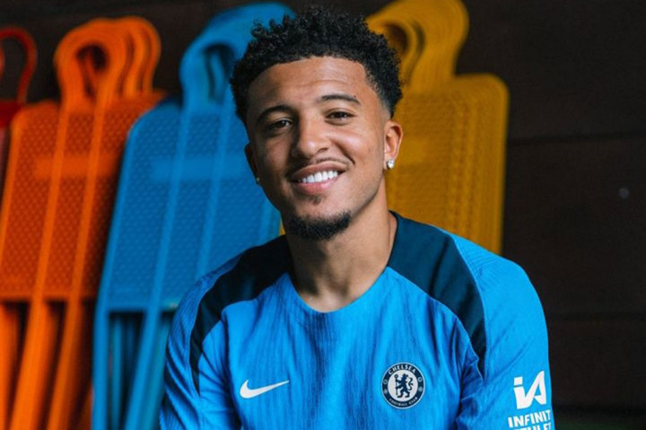 Sancho, pesepak bola asal Inggris berusia 24 tahun, dipinjamkan ke Chelsea sampai akhir musim 2024-2025.