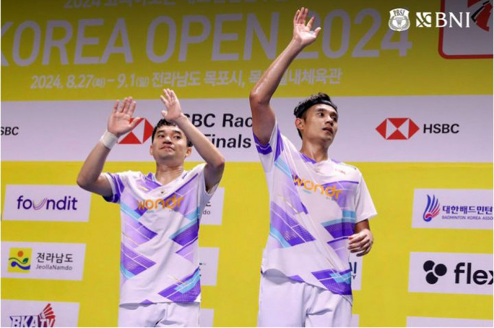 Keadaan segera berbalik pada gim kedua dan ketiga, ketika Leo/Bagas mampu tampil dengan dominan dan memegang kontrol permainan.