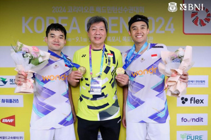 Tidak membutuhkan waktu lama bagi pasangan baru Indonesia ini untuk kemudian memaksakan rubber game dan merebut gelar perdana mereka di turnamen BWF ini.