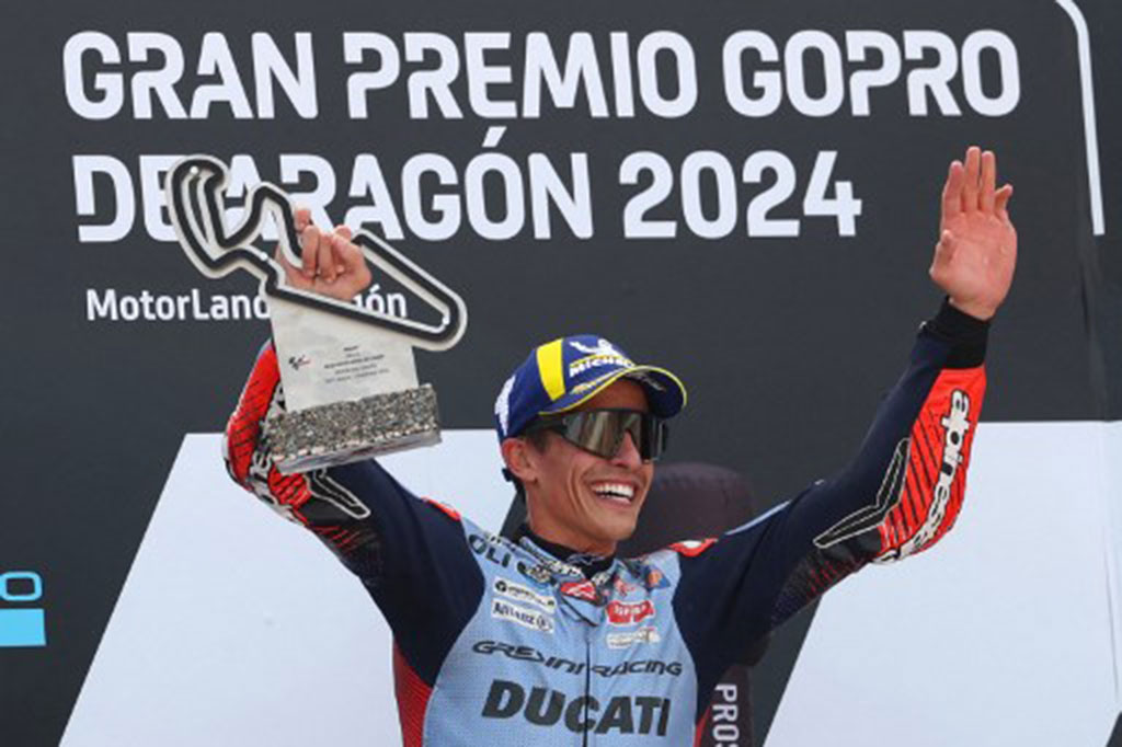 Kemenangan di GP Aragon menjadikan pembalap asal Spanyol tersebut mengakhiri penantian panjang untuk finis di urutan terdepan usai terakhir kali mengamankan kemenangan pada MotoGP 2021.
