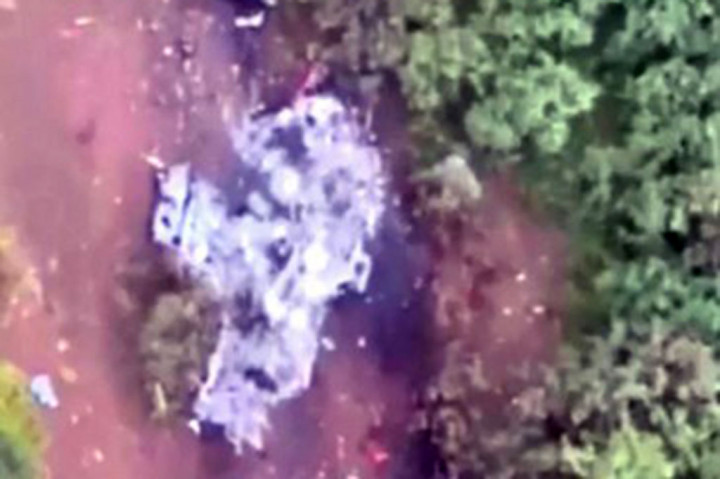 Bangkai helikopter ditemukan pada ketinggian 900 meter di dekat lokasi terakhir kali melakukan kontak.