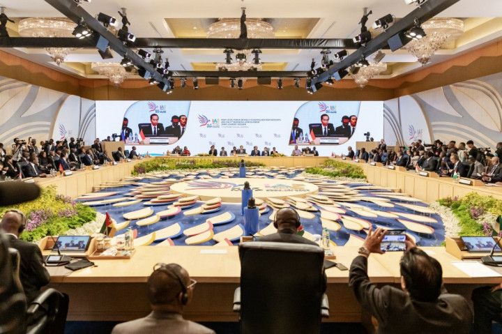 Presiden Joko Widodo (Jokowi) menyerukan perlunya pembaruan dalam arah dan visi pembangunan global untuk mencapai hasil yang lebih adil dan inklusif, khususnya bagi negara berkembang.