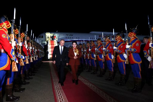Kunjungan Putin akan berlangsung selama dua hari. Pada Selasa, 3 September, beberapa pertemuan bilateral dijadwalkan, termasuk dengan Khurelsukh, serta penandatanganan beberapa dokumen dan peletakan bunga di monumen Marsekal Uni Soviet Georgy Zhukov.