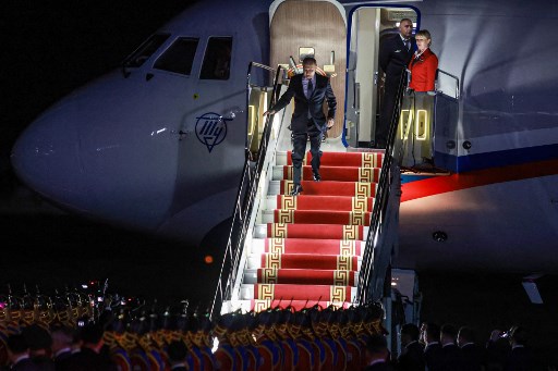Presiden Rusia Vladimir Putin tiba di Mongolia pada Senin, 2 September 2024. Ini merupakan kunjungan pertama Putin ke negara anggota Mahkamah Pidana Internasional (ICC), sejak pengadilan tersebut mengeluarkan surat perintah penangkapannya pada Maret 2023.