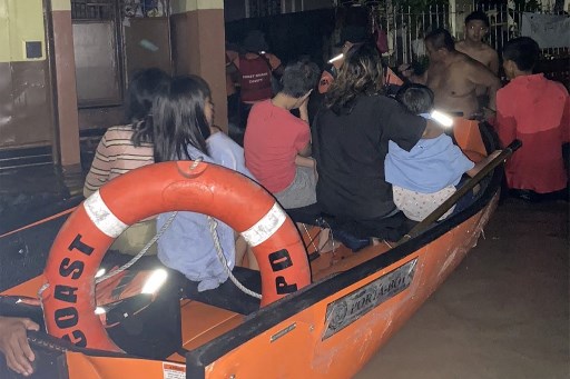 Korban tewas akibat banjir dan tanah longsor yang dipicu badai tropis Yagi di Filipina bertambah menjadi 14 orang. Hal itu disampaikan pemerintah, Selasa, 3 September 2024.
