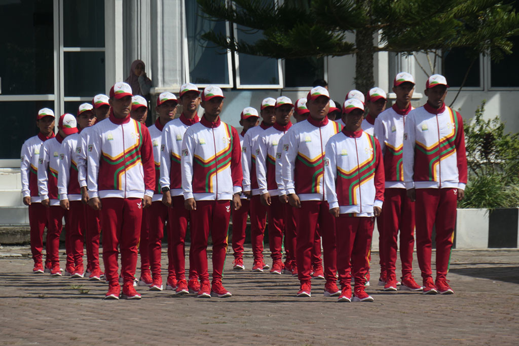 Perjalanan panjang api PON dari Sabang, melintasi berbagai daerah di Provinsi Aceh, hingga tiba di Kabupaten Bener Meriah menjadi simbol semangat persatuan dan kebersamaan dalam menyambut ajang olahraga terbesar di Indonesia ini. Api PON yang berasal dari kawah Gunung Jaboi, Sabang, telah menyatukan seluruh lapisan masyarakat Aceh dalam satu tujuan.