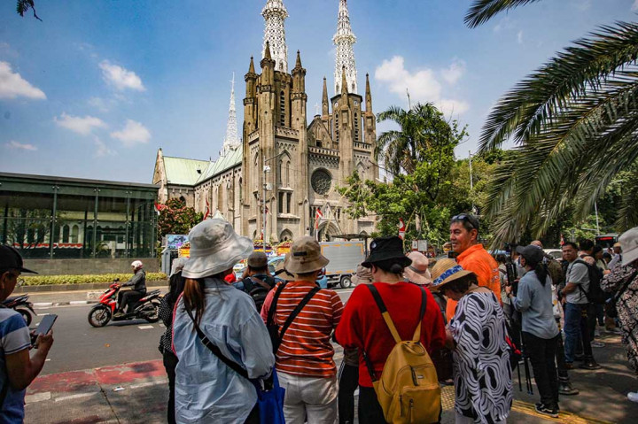 Paus Fransiskus dijadwalkan bertemu para uskup, imam, diakon, biarawan-biarawati, seminaris, dan katekis di Gereja Maria Diangkat ke Surga, Gereja Katedral Jakarta pada Rabu, 4 September 2024 sore atau pukul 16.30 WIB. Kaum muda dari Scholas Occurantes diberi kesempatan berjumpa Paus Fransiskus di Youth Center Graha Pemuda Senayan, pukul 17.35 WIB.