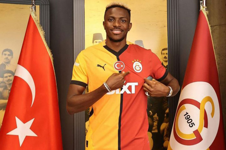 Klub Turki tersebut juga menyebutkan bahwa Osimhen akan mendapatkan gaji sebesar enam juta euro (sekitar Rp102 miliar) selama dipinjam hingga akhir musim 2024/25. Namun, kesepakatan peminjaman tersebut tidak termasuk opsi atau kewajiban untuk membeli penyerang Timnas Nigeria itu.