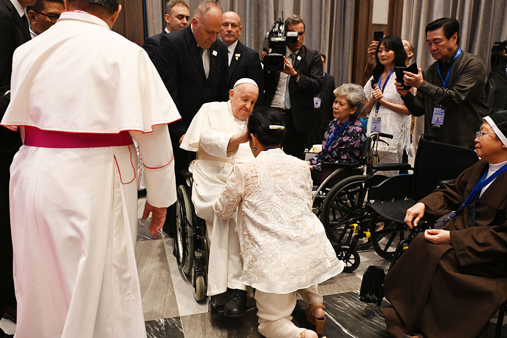 Menurut Paus Fransiskus, pengalaman-pengalaman hidup dengan keterbatasan yang dialami oleh para penyandang disabilitas bukanlah suatu halangan untuk melakukan hal terbaik dalam kehidupan ini, karena semua umat manusia memiliki kontribusi&nbsp;masing-masing bagi kehidupan di dunia.