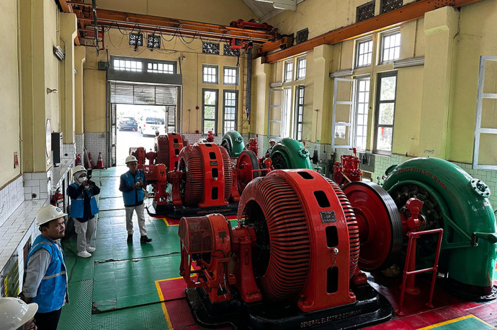 Lebih lanjut Doni menjelaskan, untuk menjaga keandalan operasional PLTA Bengkok, PLN terus melakukan berbagai upaya pemeliharaan rutin. Ada dua tipe pemeliharaan berkala yang dilakukan, yaitu preventive maintenance dan periodic maintenance.