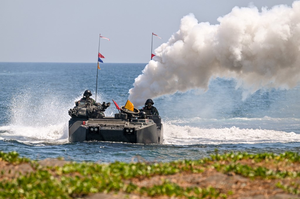 Serbuan operasi amfibi menjadi puncak Latihan Gabungan Bersama Super Garuda Shield (SGS) tahun 2024 di Pantai Banongan, Pusat Latihan Tempur 5 Marinir, Baluran, Kabupaten Situbondo, Jawa Timur, Kamis, 5 Septembe 2024.