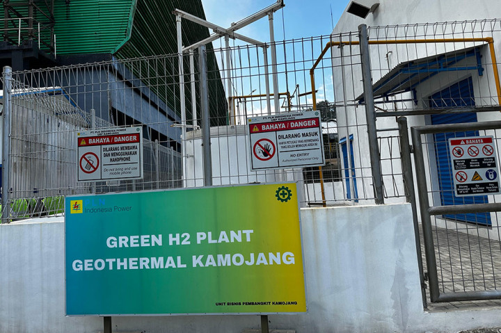 Senior Officer Engineering Panas Bumi Unit Bisnis Pembangkitan Kamojang PLN IP Tutun Abdurahman menambahkan, PLTP Kamojang di tingkat nasional berkontribusi sebanyak 24 persen untuk energi panas bumi. Sedangkan di tingkat dunia, PLTP Kamojang memberikan kontribusi sebesar 3,6 persen.