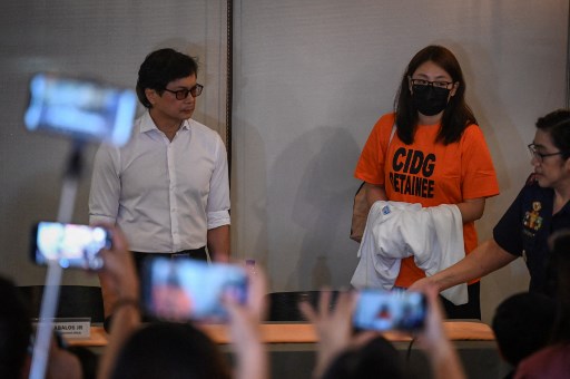 Penyerahan itu dihadiri oleh Kadiv Hubinter Irjen Krishna Murti beserta jajaran dan perwakilan Pemerintah Filipina, Sekretaris Dalam Negeri Filipina Benjamin Abalos Jr. yang hadir bersama anggota National Bureau Investigation (NBI) atau Biro Investigasi Nasional Filipina, di Gedung Polda Metro Jaya, Jakarta, Kamis, 5 September.