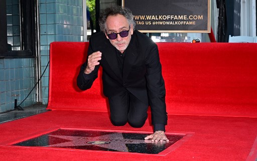 Burton merupakan orang ke-2.788 yang menerima bintang Hollywood Walk of Fame.
