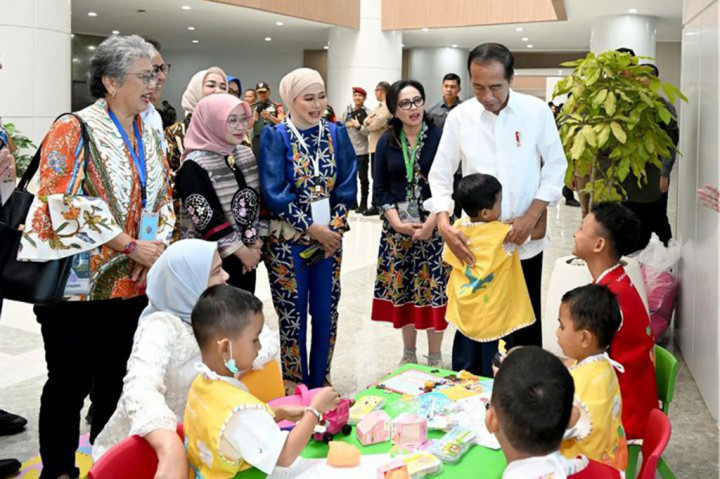 Kepala Negara menambahkan pembangunan gedung RS Kemenkes ini memakan anggaran hingga Rp1,6 triliun, ditambah pengadaan peralatan kesehatan baru sebesar Rp368 miliar, serta anggaran untuk SDM sekitar Rp50 miliar, sehingga totalnya menjadi lebih dari Rp2 triliun.