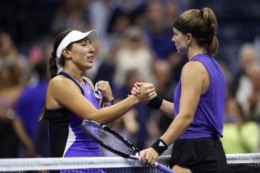 Petenis Amerika peringkat enam dunia itu menang dengan skor 1-6, 6-4, 6-2 atas Karolina Muchova.