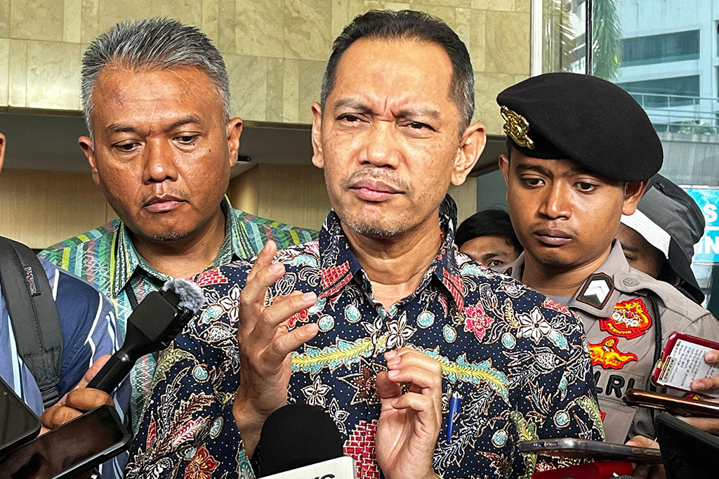 Anggota Majelis Etik Albertina Ho menjelaskan pertimbangan meringankan dan memberatkan untuk Ghufron dalam persaidangan ini. Hal meringankan yakni dia belum pernah mendapatkan sanksi etik.