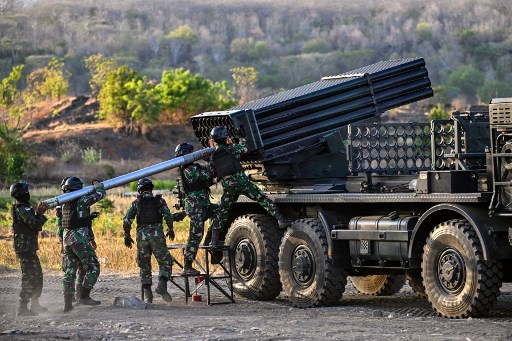 Dalam latihan puncak penembakan amunisi tajam terintegrasi antar-kecabangan atau combined arms life fire exercise (Calfex) ini diawali dengan tembakan terintegrasi menggunakan HIMARS Artileri 105mm yang melakukan tembakan pra-serangan guna memfasilitasi penyerbuan, penerobosan, dan perebutan sasaran musuh oleh pasukan infantri.