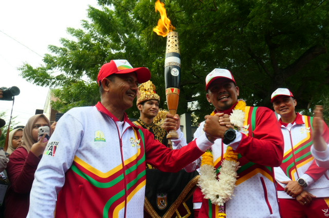 Menurut Ade Surya, PON bukan hanya sekedar ajang olahraga, tetapi juga wadah untuk membangun generasi emas Indonesia 2045. 