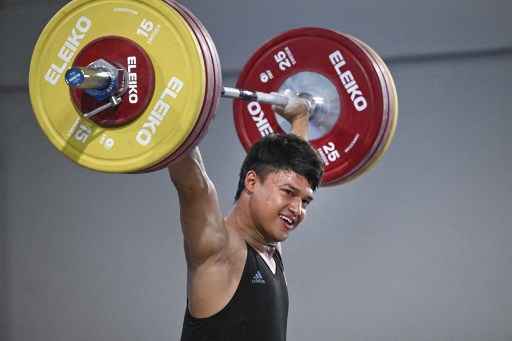 Rizki mempersembahkan tambahan satu keping emas untuk kontingen Banten setelah mencatatkan angkatan total 360 kilogram dalam penampilannya, melampaui rekor sebelumnya yakni 337 kilogram atas nama Muhammad Zul Ilmi.